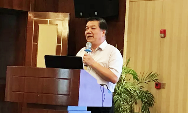 在“青海省政府信息与政务公开培训暨互联网+政务服务研讨会”上，中国信息协会特约副会长、电子政务理事会常务副理事长、中国审计学会计算机分会会长周德铭以《促进政务信息资源共享开放》为题做了专题演讲。