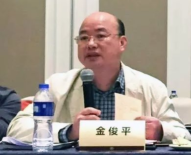 在2016中国（青海）“互联网+政务”创新趋势研讨会上，江西省信息中心主任金俊平就江西在推进“互联网+政务服务”过程中，针对集约化建设、政务云以及网站平台与移动端的融合等方面进行了发言